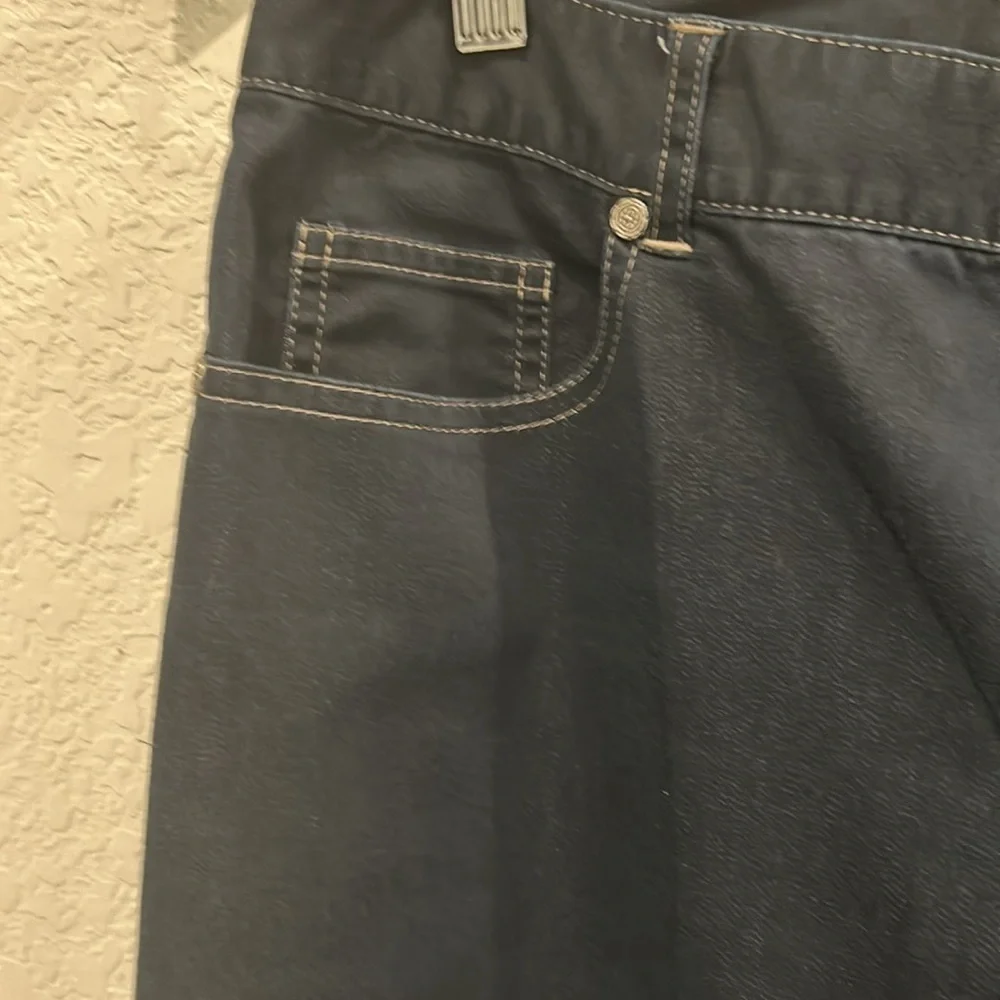 T tahari jeans size us 6, 0% denim content dark navy blue it appears blk in pic - Picture 4 of 15